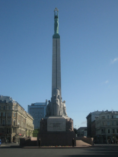 riga_monument